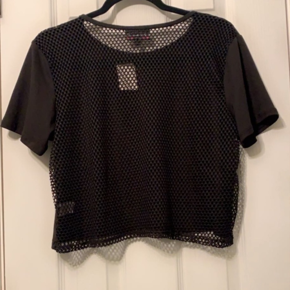 Discreet Mesh Fishnet Back Top - Picture 2 of 3